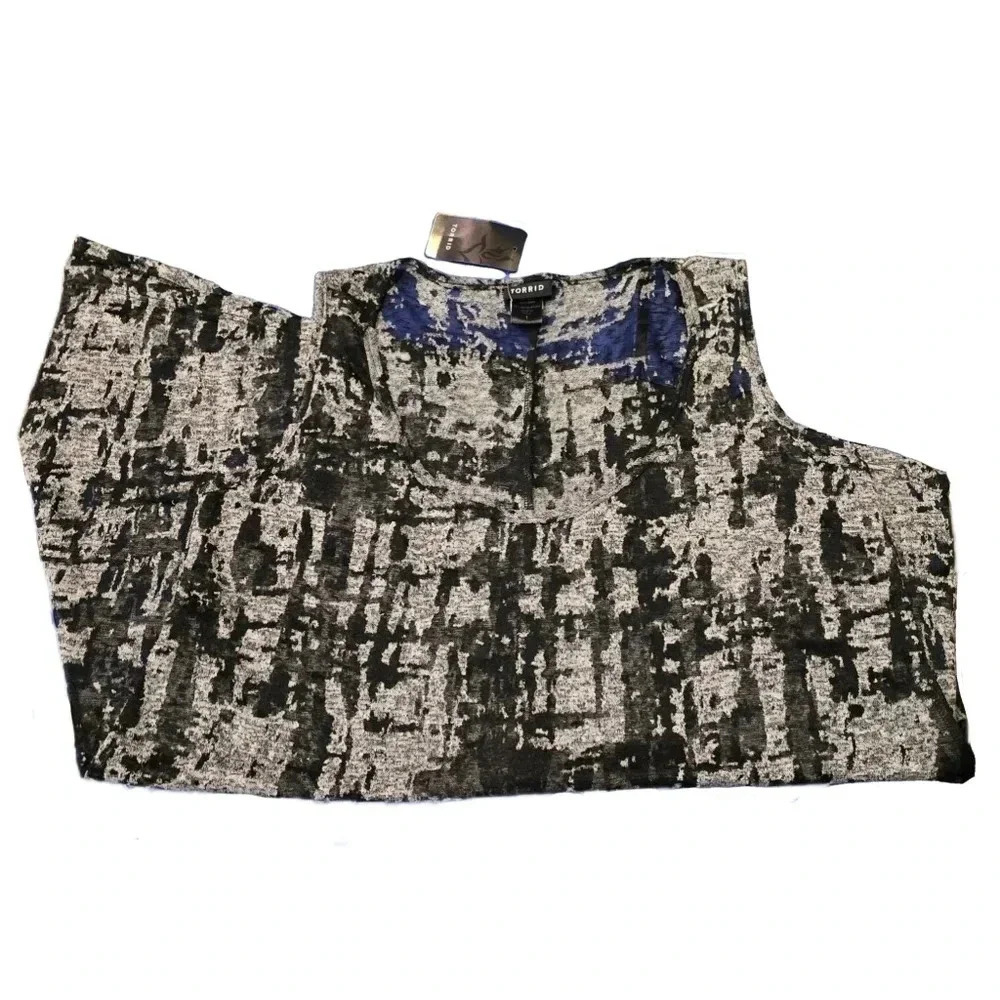 Torrid, Size 1X, Asymmetrical Gray Burnout Sleeveless Top - Picture 9 of 11